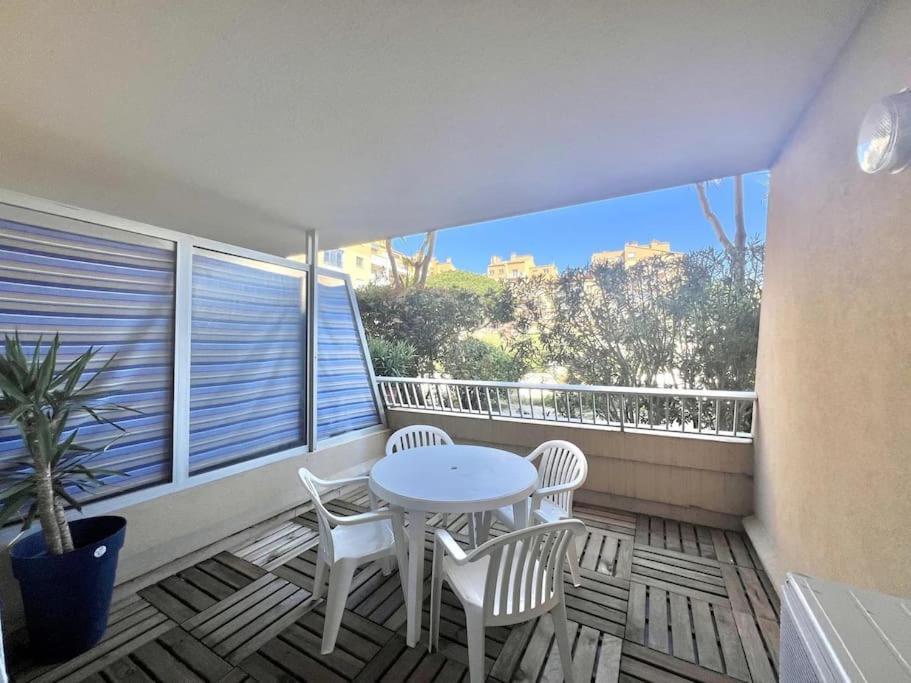 Appartement Port De Hyeres 4 Personnes Exterior foto