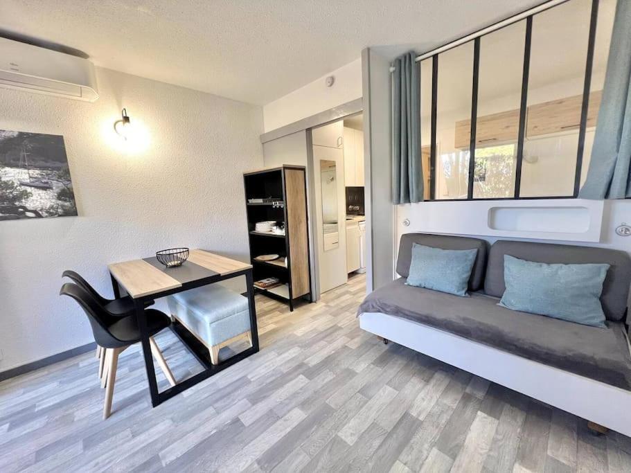 Appartement Port De Hyeres 4 Personnes Exterior foto